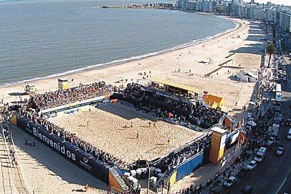 Peñarol presentó a su equipo de Fútbol Playa para el Mundialito